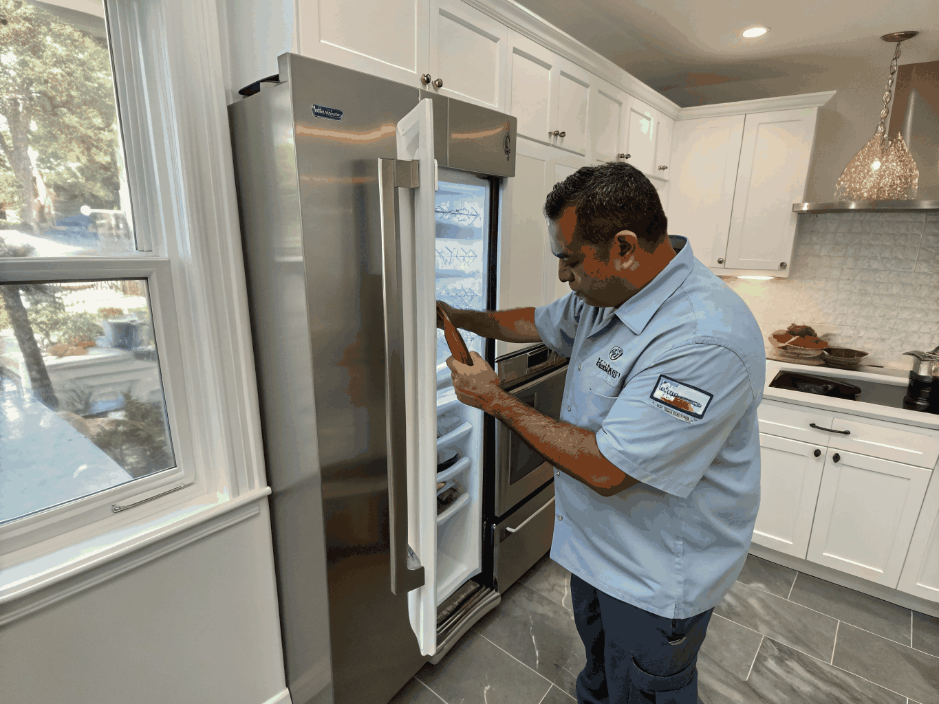 Commercial solid-door reach-in refrigerator mechanical service